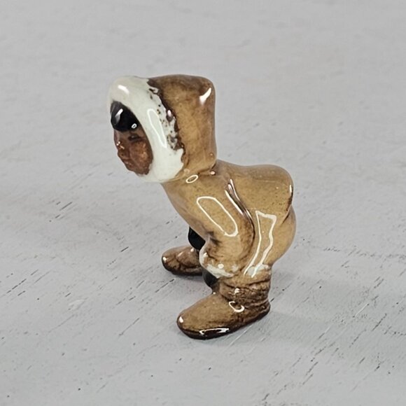 Hagen Renaker Eskimo Tot Crouching Miniature Figure Style A-945 - Picture 6 of 8